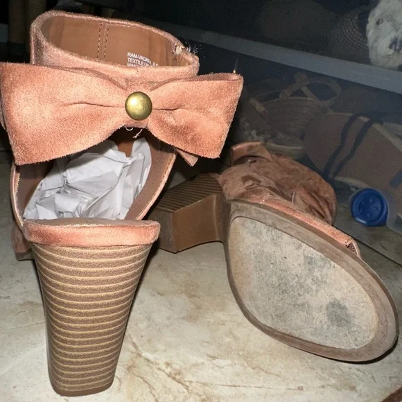 Cute heels for casual or formal wear - Picture 4 of 4